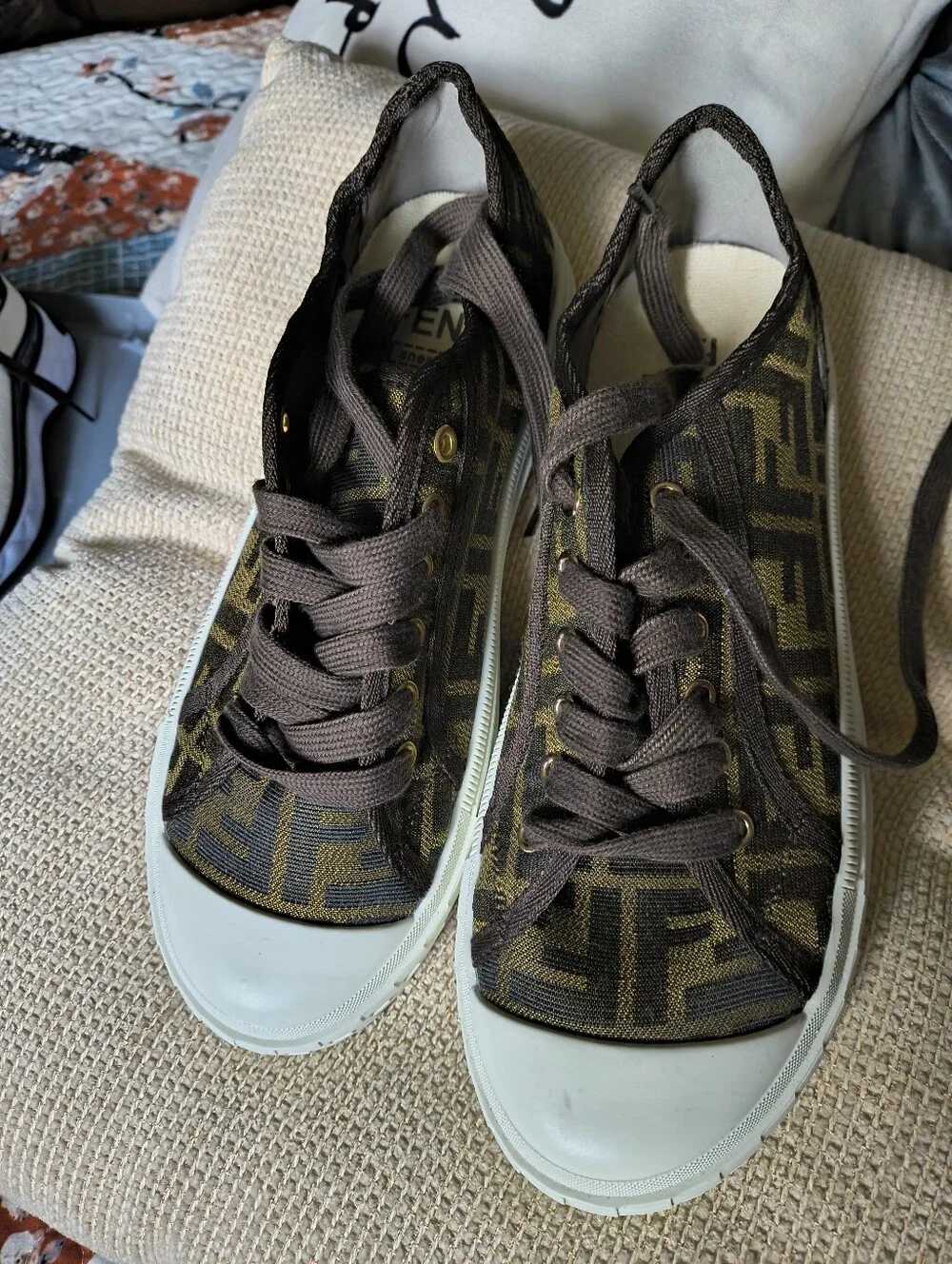 Brown Fashion Sneakers With Brown Laces White Soles